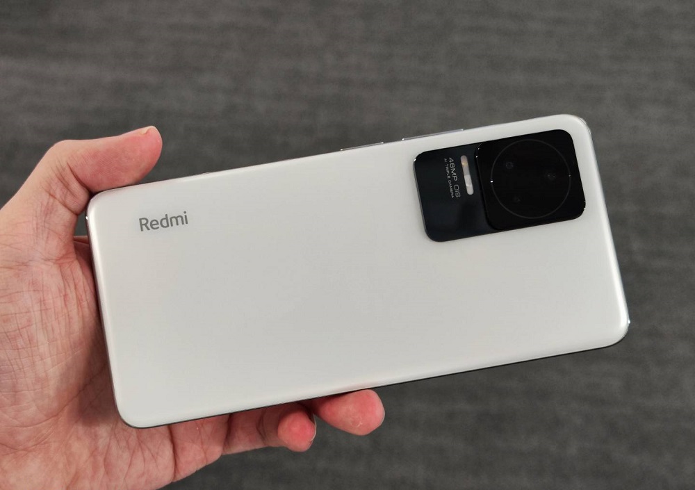 Nella foto è apparso il Redmi K50 in bianco