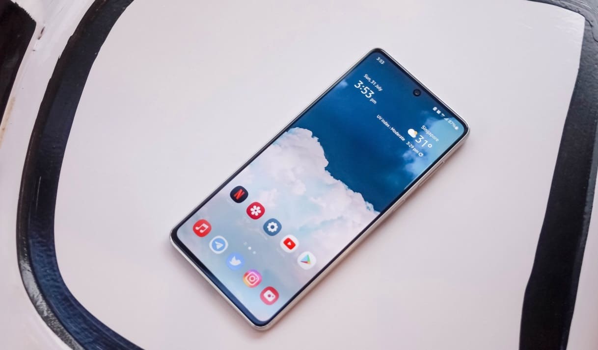 SamsungはGalaxy A74スマートフォンのリリースを放棄する可能性があります