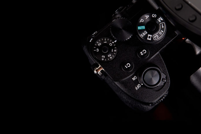Sony A7R V는 8K 30fps 및 4K 120fps로 비디오 녹화를 수신합니다.