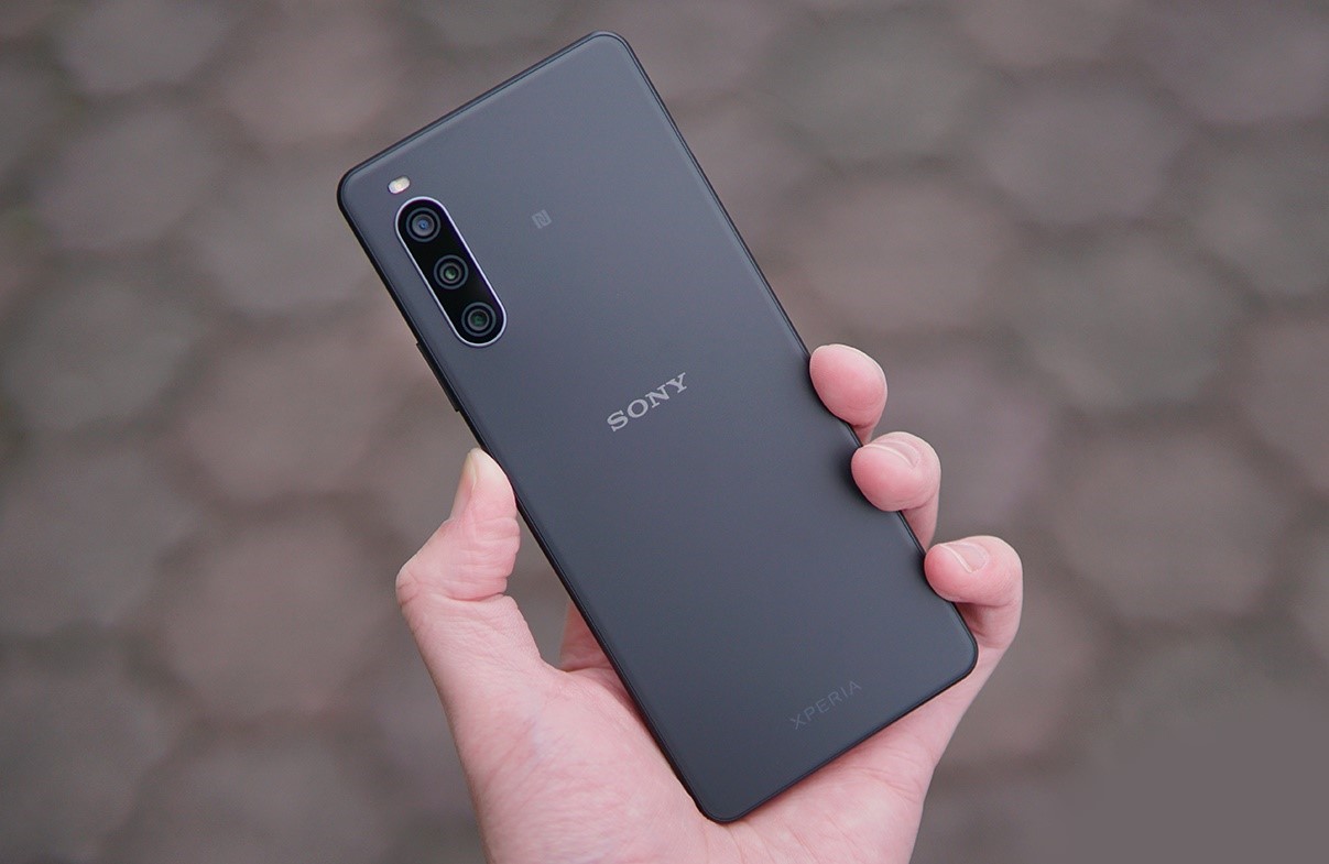 Sony Xperia 10 V con processore Snapdragon 6 Gen 1 si sta preparando per il rilascio