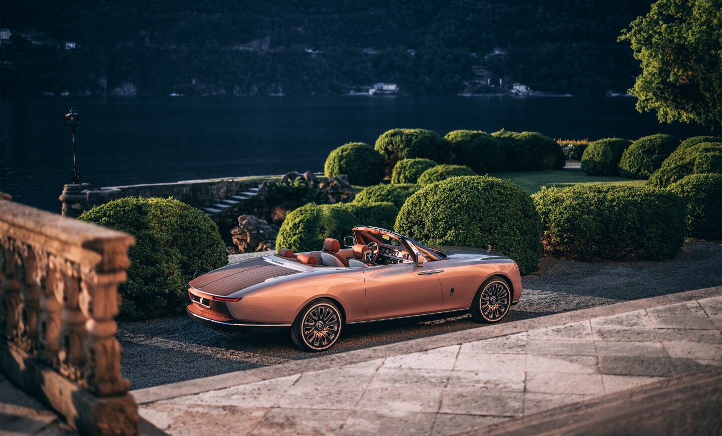 ロールスロイスは世界で最も高価な車を発表しました