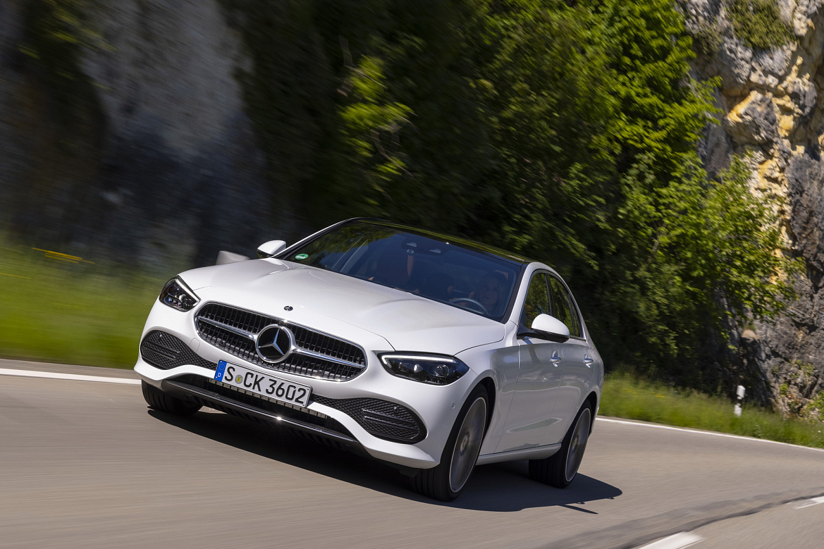 2022 Mercedes-Benz C-Class pode pegar fogo se a umidade entrar no porta-malas