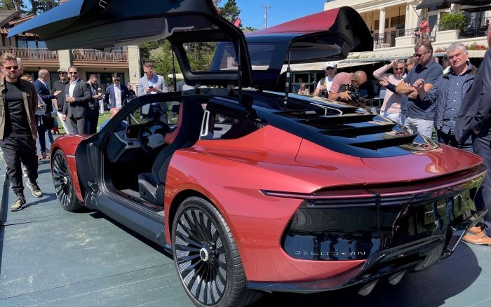 DeLorean ha mostrato un prototipo dell'auto elettrica Alpha5