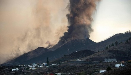 Il vulcano nelle Isole Canarie ha smesso di lanciare cenere e vomitare lava