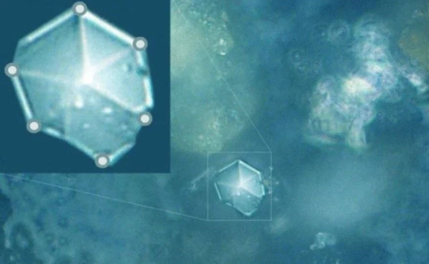 Gli scienziati hanno trovato cristalli esotici nel meteorite di Chelyabinsk