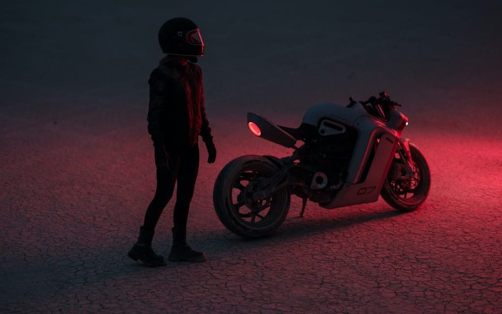 Découvrez la Zero SR-X, un nouveau concept de moto électrique au design futuriste.