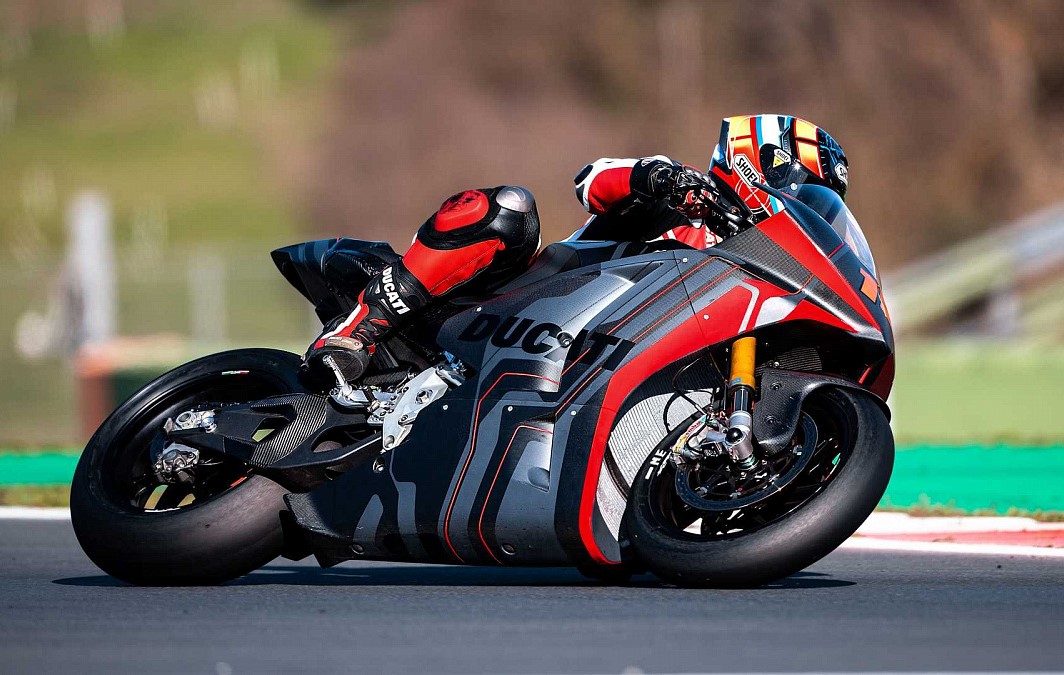 ドゥカティは、新しい2023MotoEV21Lモーターサイクルを正式に発表しました