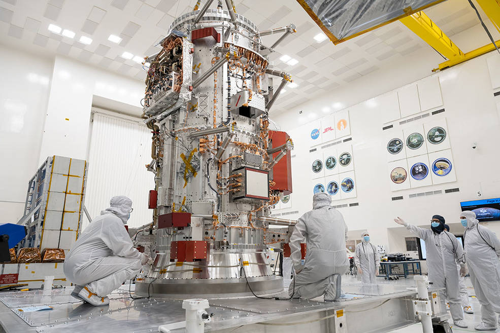 エウロパ・クリッパー宇宙船は最終組立段階に入る