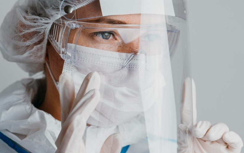 È stato definitivamente dimostrato che anche una forma lieve di COVID-19 colpisce il cervello