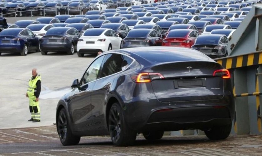 Tesla iniziò a montare le batterie al litio-ferro-fosfato Model Y assemblate in Germania