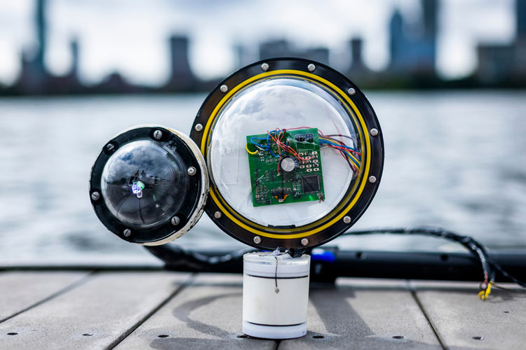 Negli Stati Uniti ha inventato una fotocamera subacquea senza batterie