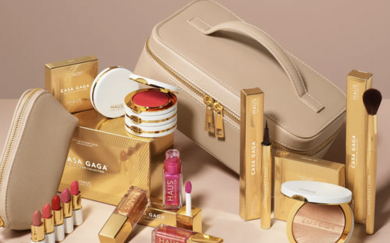 Lady Gaga lancia la sua linea di cosmetici dedicata al glamour italiano