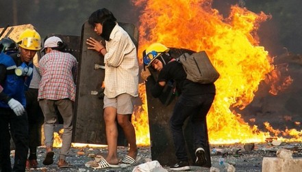 Medien berichten von Bombenanschlägen und Internet-Abschaltung in Myanmar