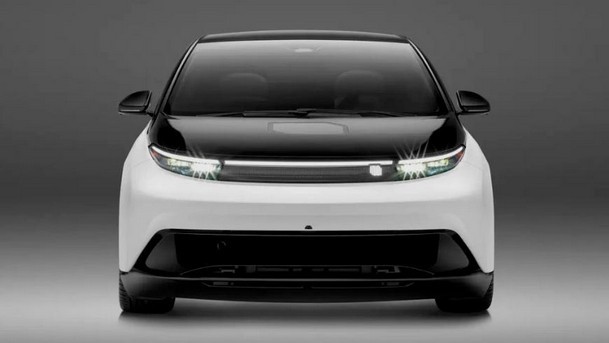 スタートアップIndiEVは、クロスオーバーIndiOneの販売開始を発表した