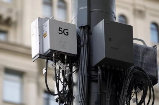 Le Japon va tester la technologie de chargement d'un smartphone par liaison radio via 5G