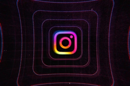 Facebook은 연구 결과에도 불구하고 Instagram이 십대의 정신에 해를 끼치 지 않는다고 주장합니다.