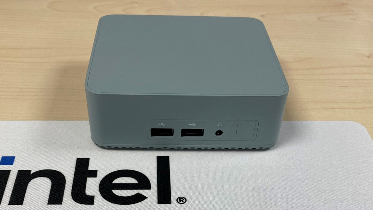 A foto mostrava um protótipo de mini-PC NUC 13 Pro