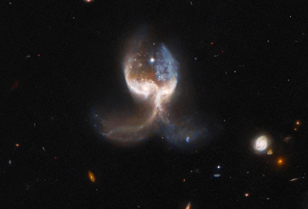 천문학자들은 은하의 아름다운 충돌을 목격했습니다 VV 689