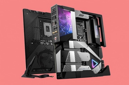 Che aspetto ha l'MSI MEG Z690 Godlike nero - ha pubblicato una foto reale della scheda madre