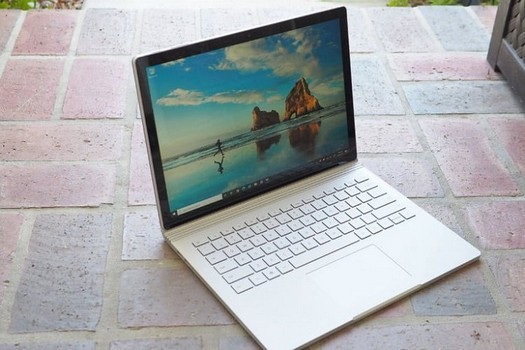 Microsoft rilascerà un nuovo laptop per sostituire Surface Book 3 questo autunno