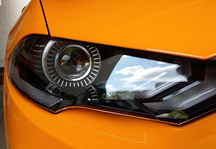 Ford は、ドライバーが Bluetooth Low Energy で目に見えない歩行者を認識できるようにします