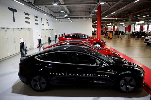 Panasonic prevede di costruire una grande fabbrica di batterie Tesla negli Stati Uniti