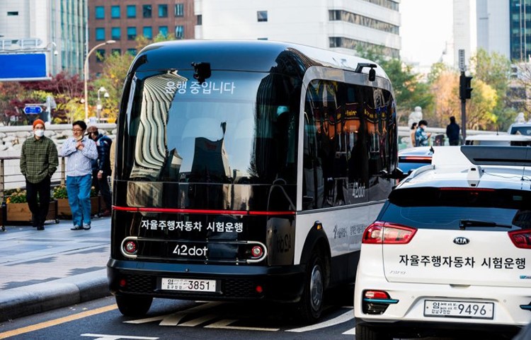 I minibus a guida autonoma iniziano a circolare per Seoul