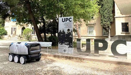 L'Espagne a mis au point un robot coursier capable de monter et descendre des escaliers de 20 cm de haut