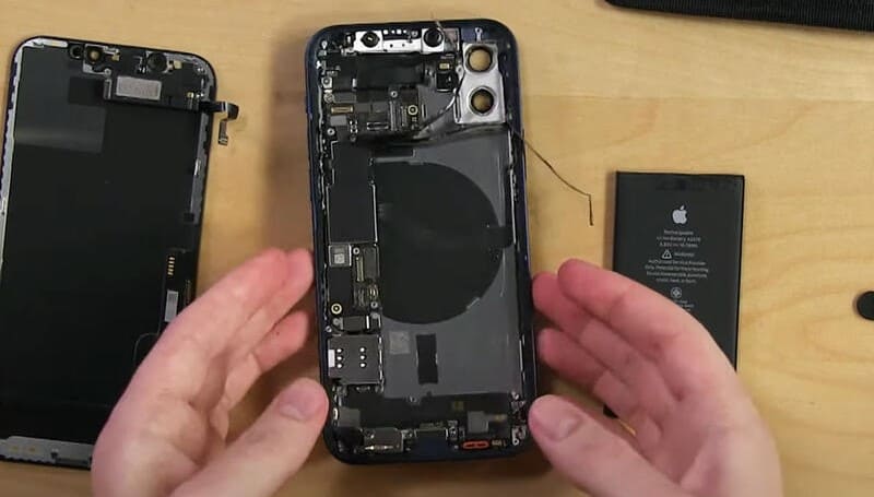 2023 年 3 月 1 日から Apple デバイスのバッテリー交換費用が値上がりします