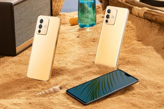Vivo a sorti un smartphone V23 Pro avec un corps caméléon et une double caméra selfie