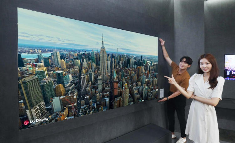 LG Displayが振動スクリーン97インチOLED TVを発表