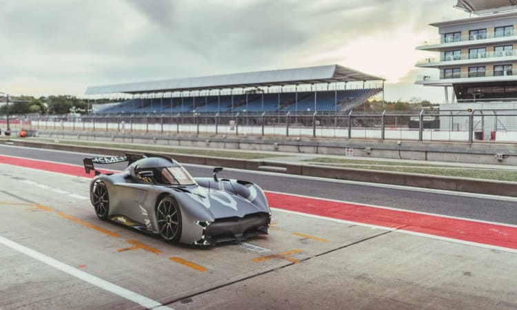 La voiture électrique McMurtry Spierling a établi un record d'accélération à 96 km/h en 1,4 seconde