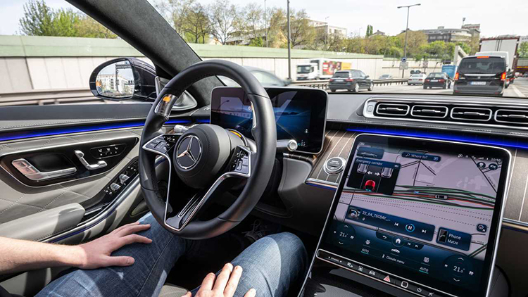 Mercedes inizierà a vendere auto con Level 3 Drive Pilot a maggio
