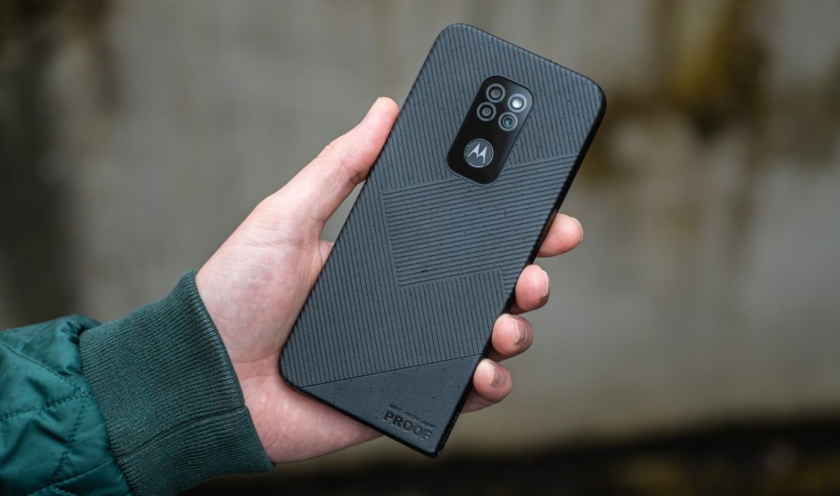 Das geschützte Smartphone der neuen Generation Motorola Defy wird Unterstützung für die Satellitenkommunikation erhalten