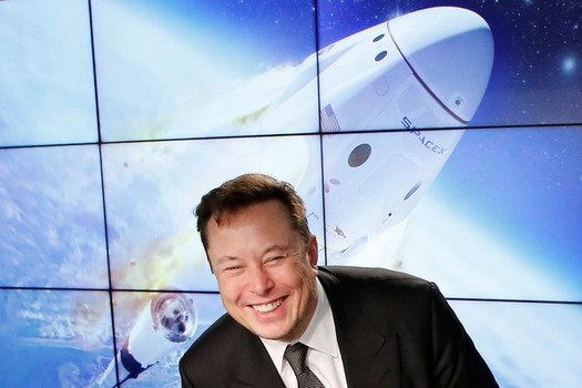 Elon Musk sagte, dass in Zukunft alle Transporte elektrisch werden und große Veränderungen auf die Menschheit warten.