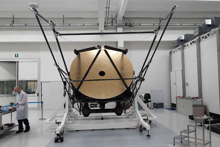 Die NASA hat den weltweit größten Spiegel für ein Stratosphären-Teleskop geschaffen