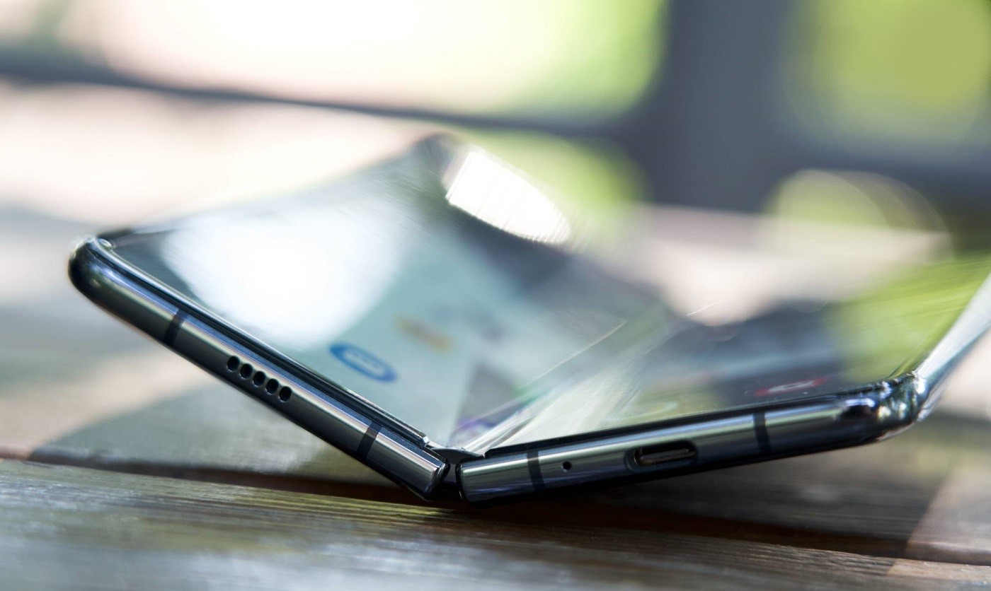 Realme está desenvolvendo o primeiro smartphone com display flexível