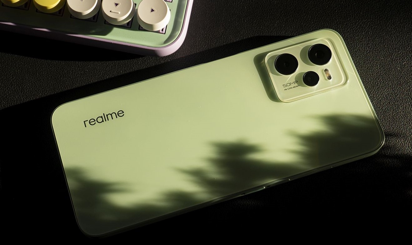 Realmeは、33 Wの高速充電を備えたC55バジェットスマートフォンのリリースを準備しています