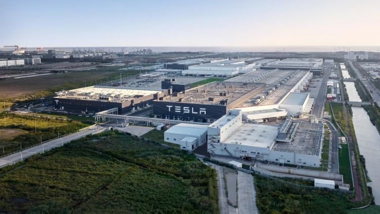 Tesla cortará produção de veículos elétricos em Xangai em 20%