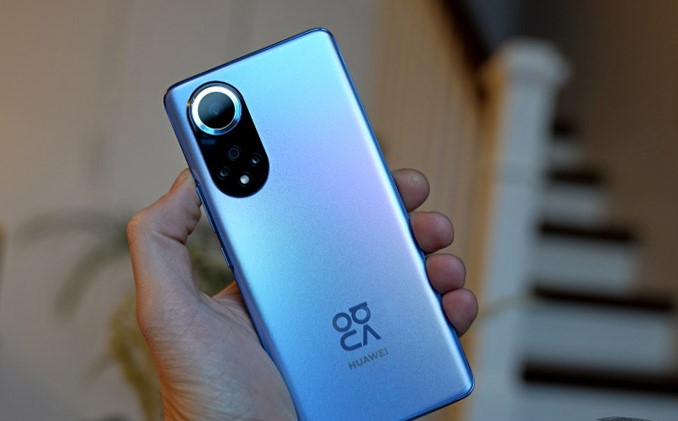 Huawei conferma che gli smartphone Mate 50 avranno una fotocamera ad apertura variabile