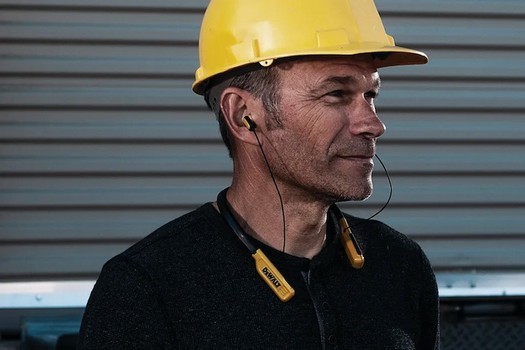 Il produttore di utensili elettrici DeWalt richiama le cuffie Bluetooth di marca a causa del rischio di incendio