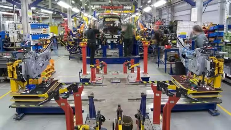 La fabbrica cinese di Tesla è già in grado di produrre un milione di veicoli elettrici all'anno