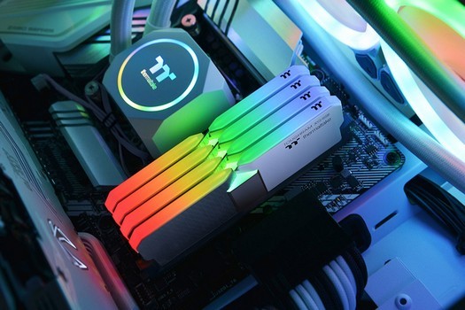 Thermaltake, 게임용 PC용 Toughram XG RGB DDR4 화이트 메모리 출시