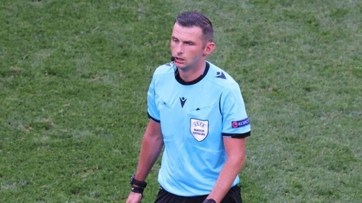 L'UEFA nomme des arbitres pour la Suisse contre l'Espagne et la Belgique contre l'Italie