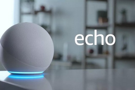 Alexa, l'assistente digitale di Amazon, parla con voce maschile