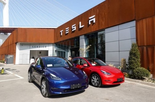 Tesla rilascia la tanto attesa versione beta del pilota automatico Full Self Driving v9