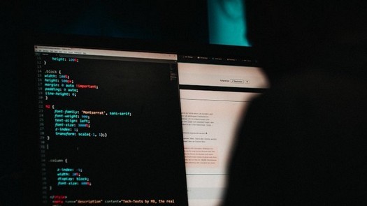 マイクロソフトは、サイバー兵器を開発する民間企業から世界を守ることを目指しています