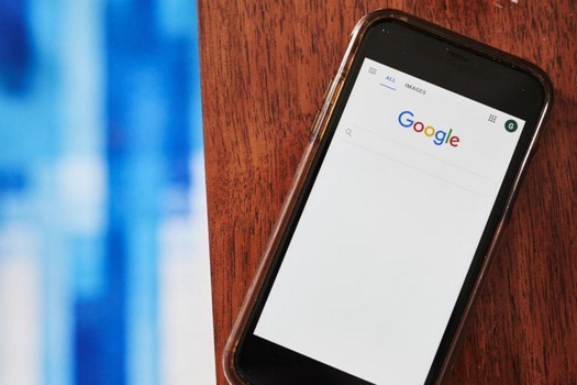 Google은 Bing에서 가장 인기 있는 검색어입니다.